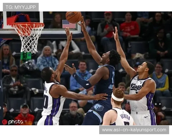 国王福克斯单挑绝对速度冲击篮筐成功